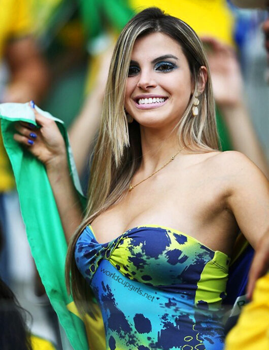 hot-brazilian-girl_world-cup-2014_05-4284734