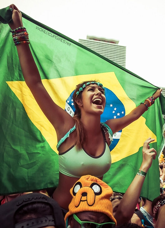 hottest-girls-fans-world-cup-2014_01-brazilian-8713517