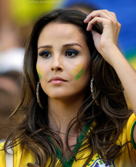 hottest-girls-fans-world-cup-2014_03-brazilian-8235512