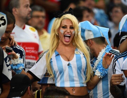 hottest-girls-fans-world-cup-2014_11-argentinian-530x410-9922548