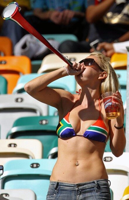 south-african-girl_world-cup-2010_09-440x680-7236757