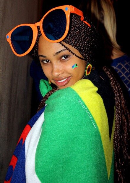 south-african-girl_world-cup-2010_10-440x622-6877785