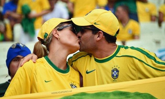 world-cup-fans-kissing-03_brazilian-530x318-2118165