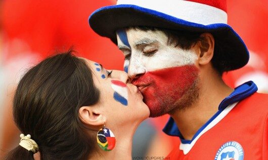 world-cup-fans-kissing-07_chilean-530x318-5614812