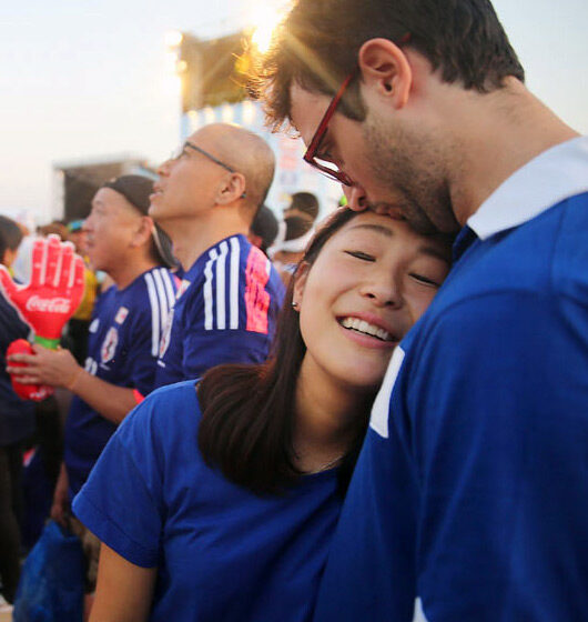 world-cup-fans-kissing-14_japanese-3899941